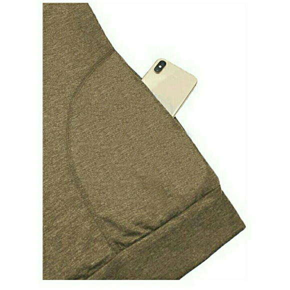 Plus size button blouse with pockets - Picture 6 of 6